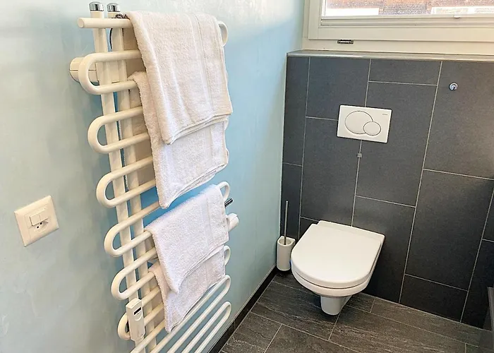 Lägenhet Alpenstil - 60m2 Dachstockwohnung Mit Garage - Bm186