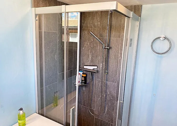 Daire Alpenstil - 60m2 Dachstockwohnung Mit Garage - Bm186 Pontresina