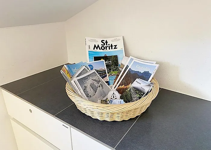 Alpenstil - 60m2 Dachstockwohnung Mit Garage - Bm186 شقة *